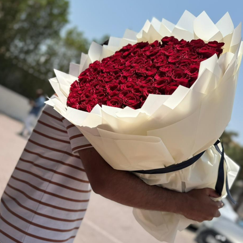 101 Red Roses Off-White Wrapping with Black Ribbon