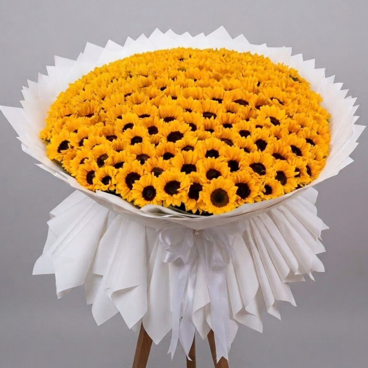 160 Sunflowers – Spectacular Grand Installation | Next-Day Dubai Delivery