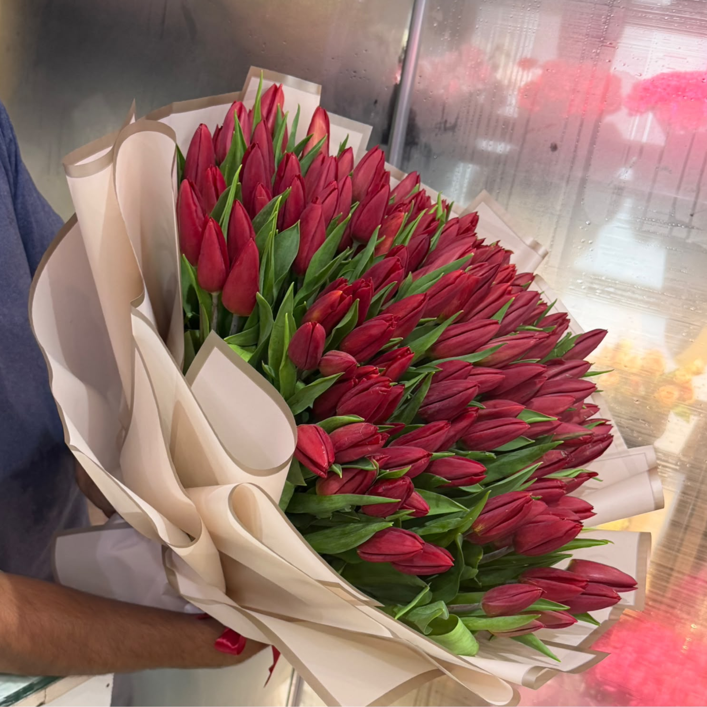 100 Red Tulips Bouquet Dubai | Premium Tulip Flower Delivery
