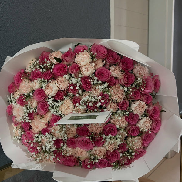 100 Light Pink Carnations & Pink Roses – Mixed Luxury Bouquet | 5 Hour Delivery