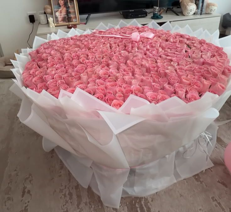 1001 Pink Roses Luxury Bouquet Dubai | Grand Rose Arrangement