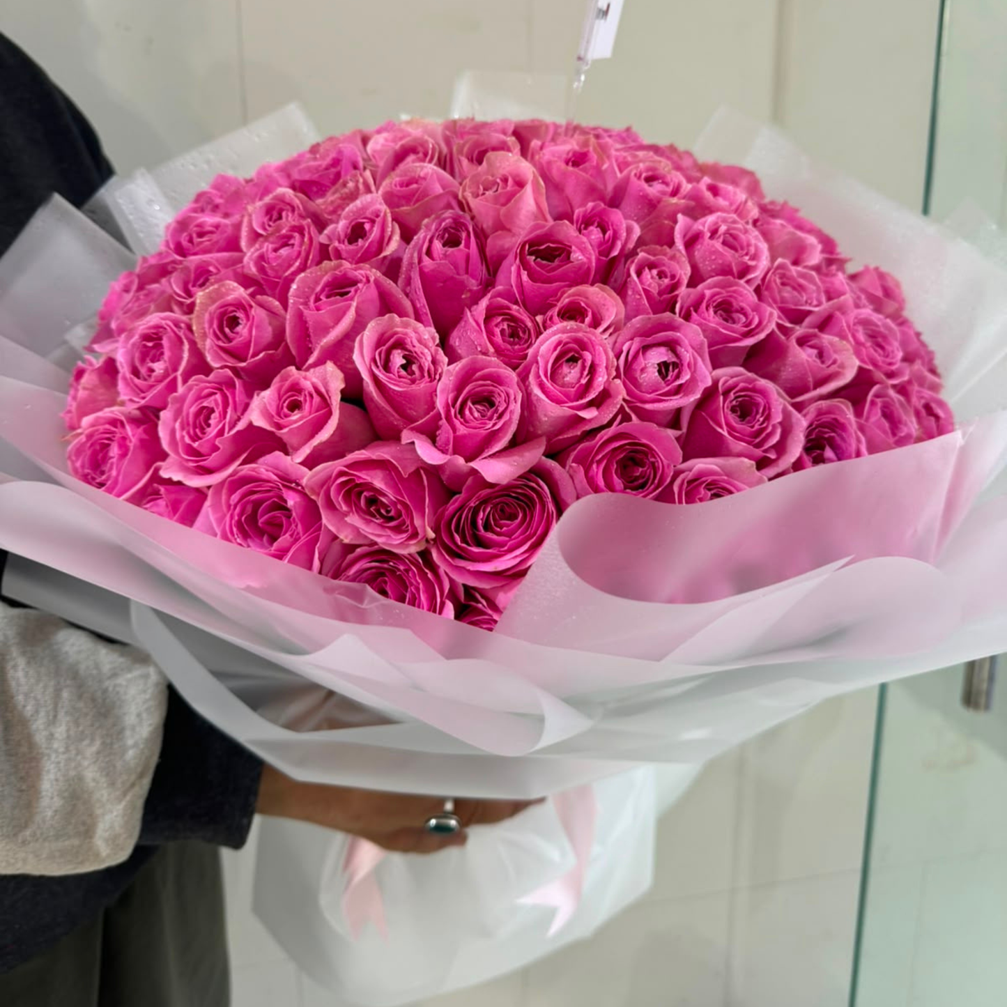 101 Pink Roses – Clear Wrapping | The Extra Rose That Says Everything