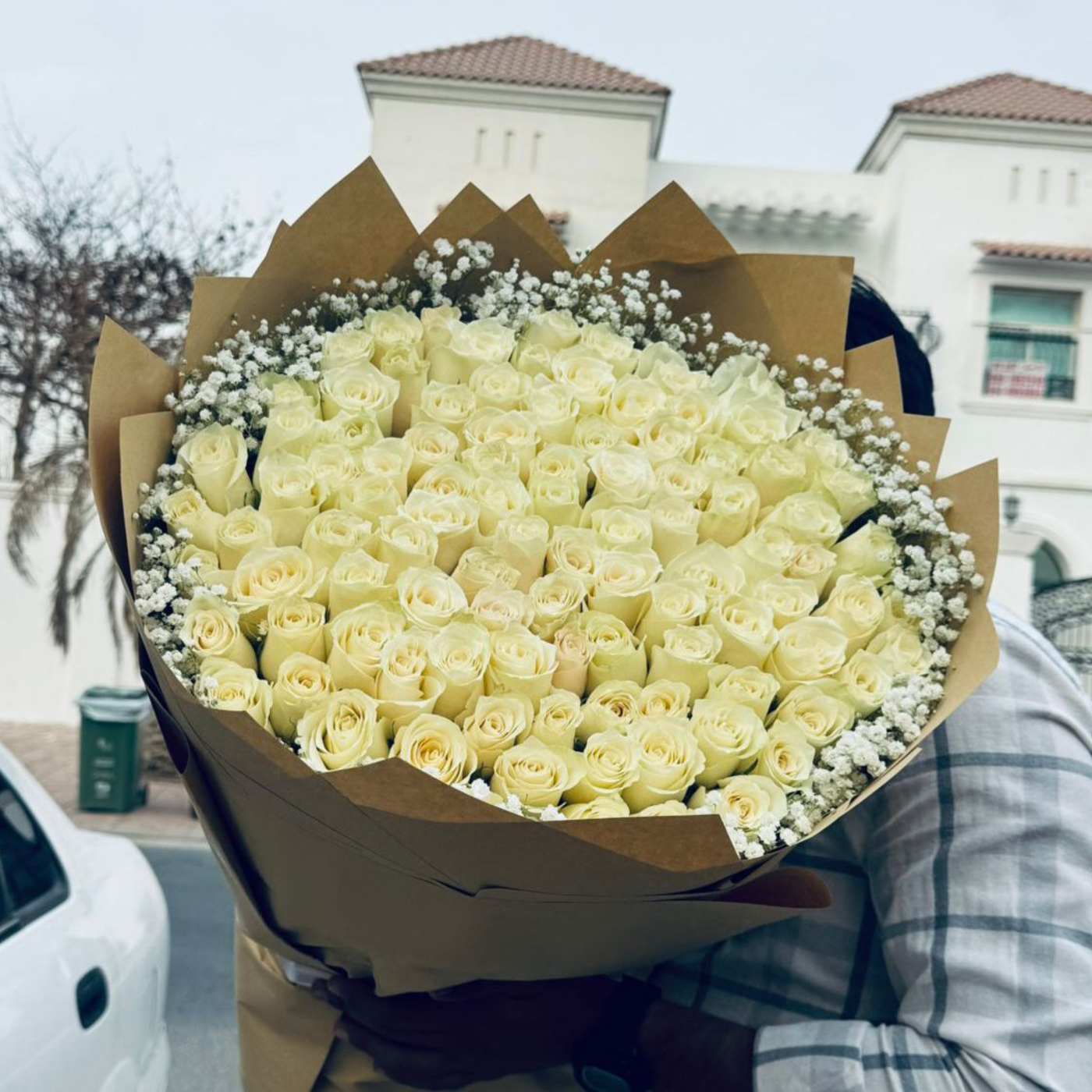 101 White Roses with Gypsophila Dubai | Luxury Rose Bouquet
