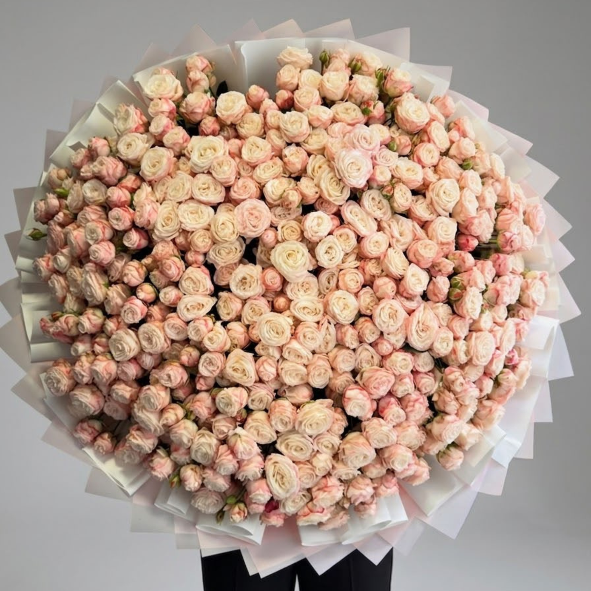 200 Garden Baby Roses - Luxury Grand Bouquet, delivery Dubai Flowerdxb