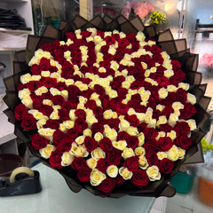 30 Roses & Gypsophila – Classic Romantic Bouquet | Same-Day Dubai