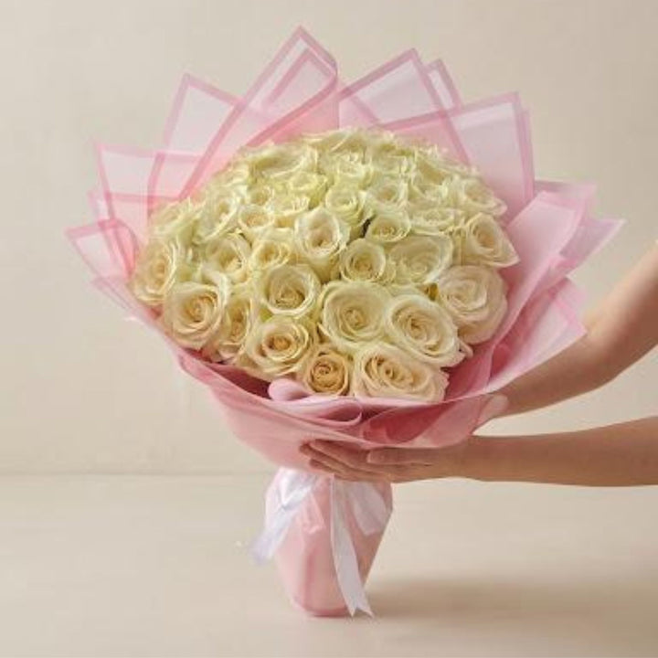 30 White Roses – Light Pink Wrapping | Classic Elegant Bouquet Dubai