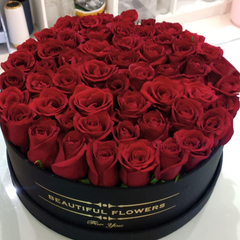 50 White & Blue Mix Roses – Black Wrapping | Rare Luxury Bouquet Dubai