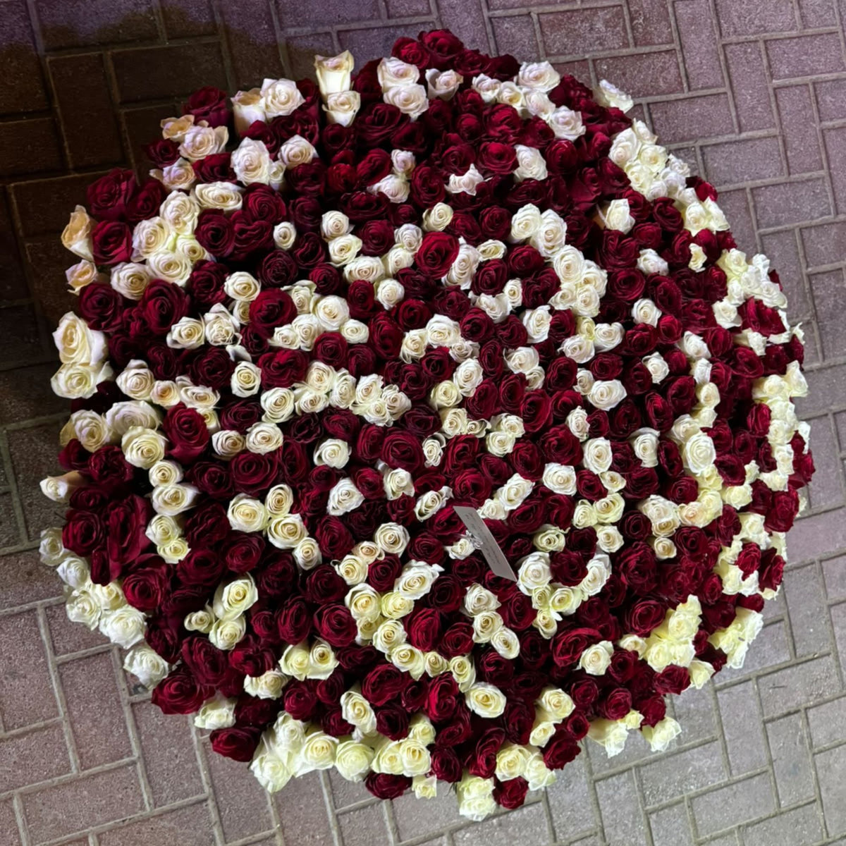 500 Roses – Grand Luxury Basket | Premium Flower Delivery Dubai