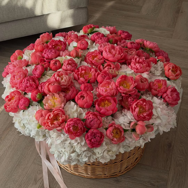 50 Pink Peonies & 40 White Hydrangeas – Grand Luxury Basket | Dubai