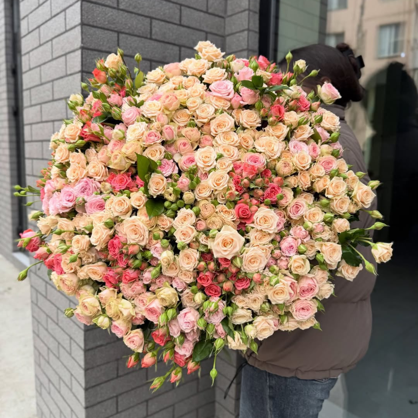 Premium Baby Roses Bouquet Dubai | 150 Stems Pink & Champagne Roses