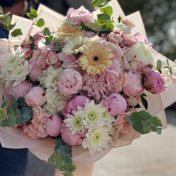 Premium Pastel Peony Bouquet Dubai | Luxury Mixed Flower Arrangement