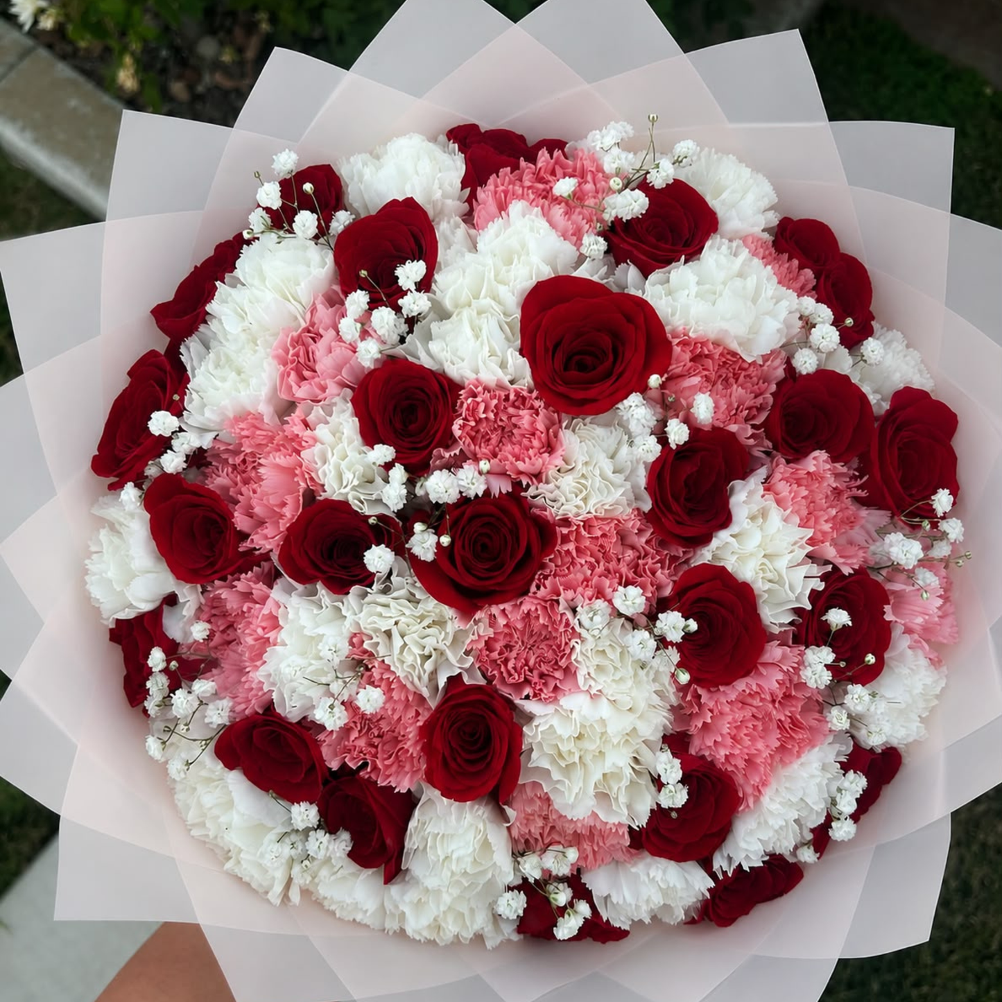 Red Roses, Pink & White Carnations & Baby's Breath – Classic Mixed Bouquet Dubai